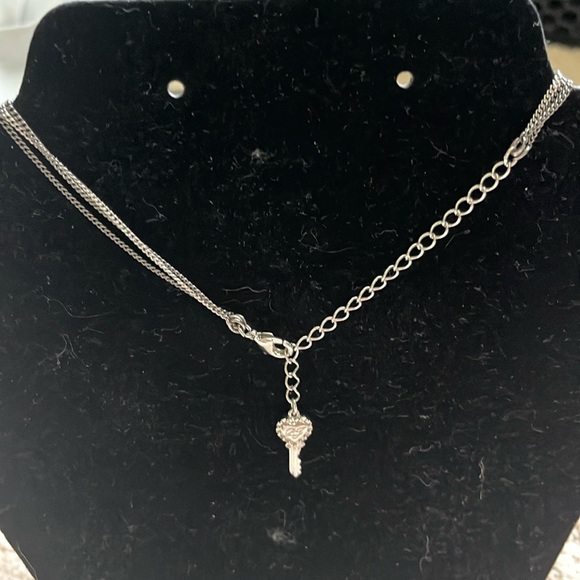 Betsey Johnson Rhinestone Bows Necklace - Picture 4 of 5